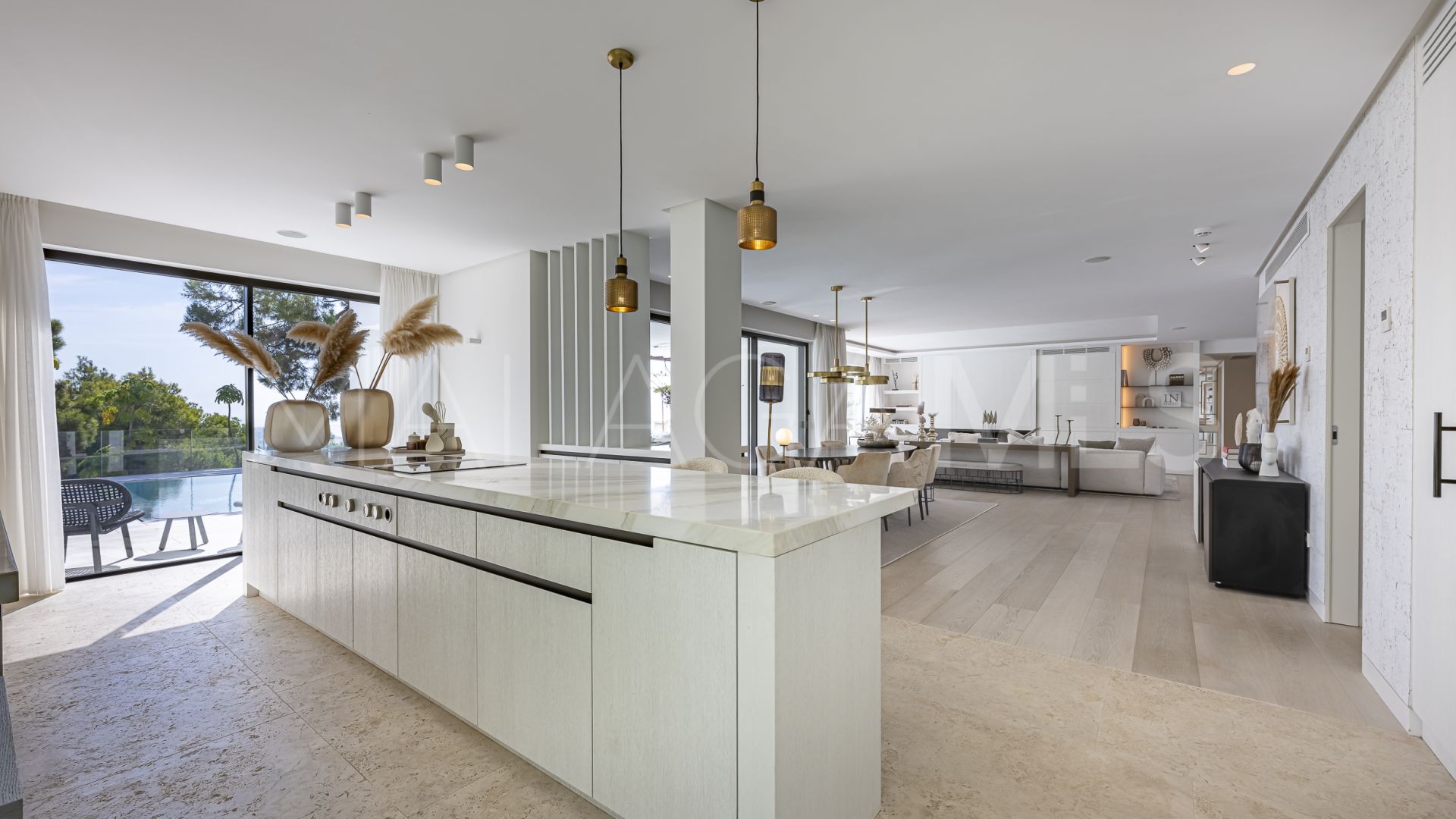 Villa for sale in Cascada de Camojan