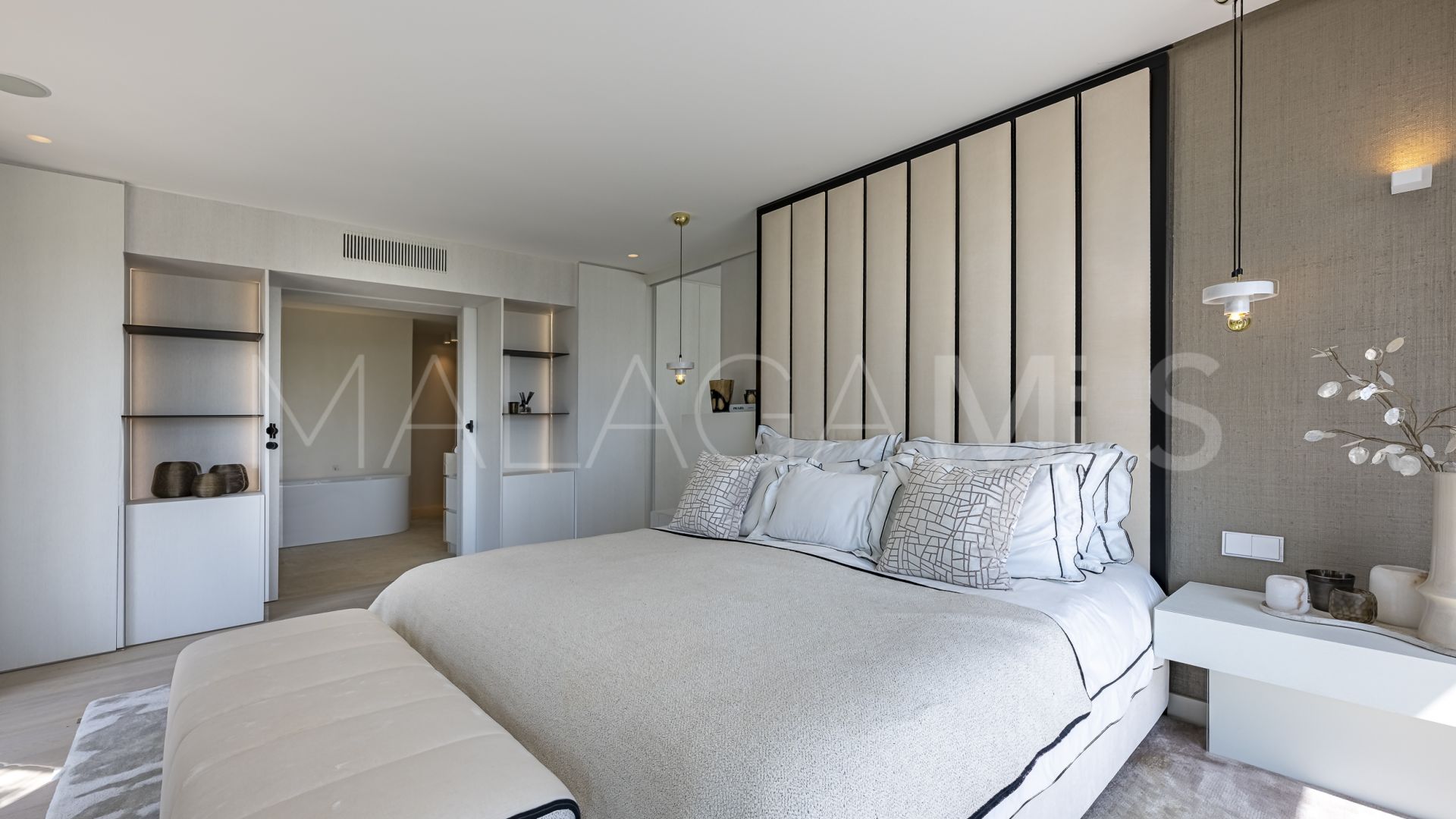 Villa for sale in Cascada de Camojan