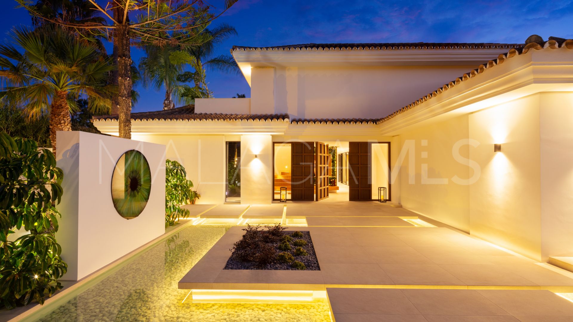 Villa for sale in Las Brisas