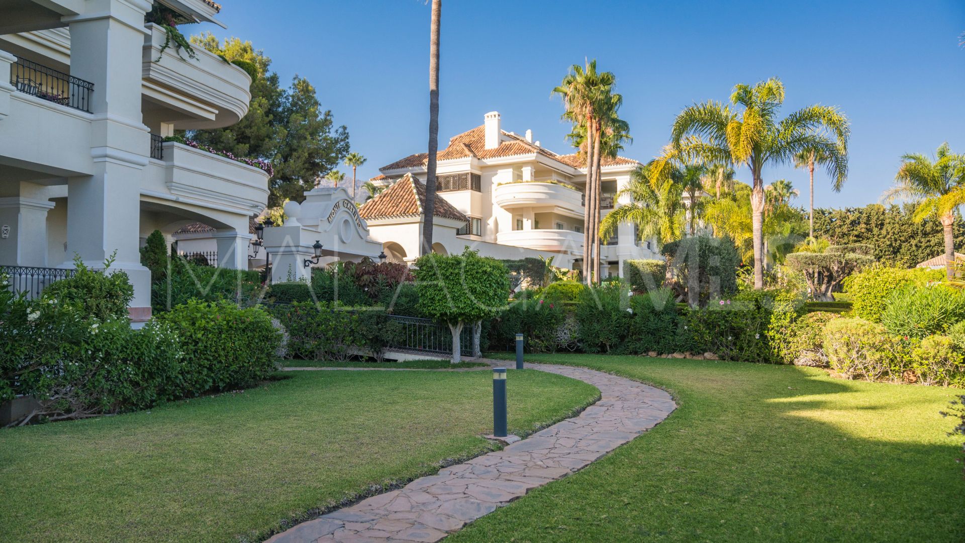 Ground floor apartment with 3 bedrooms for sale in Altos Reales