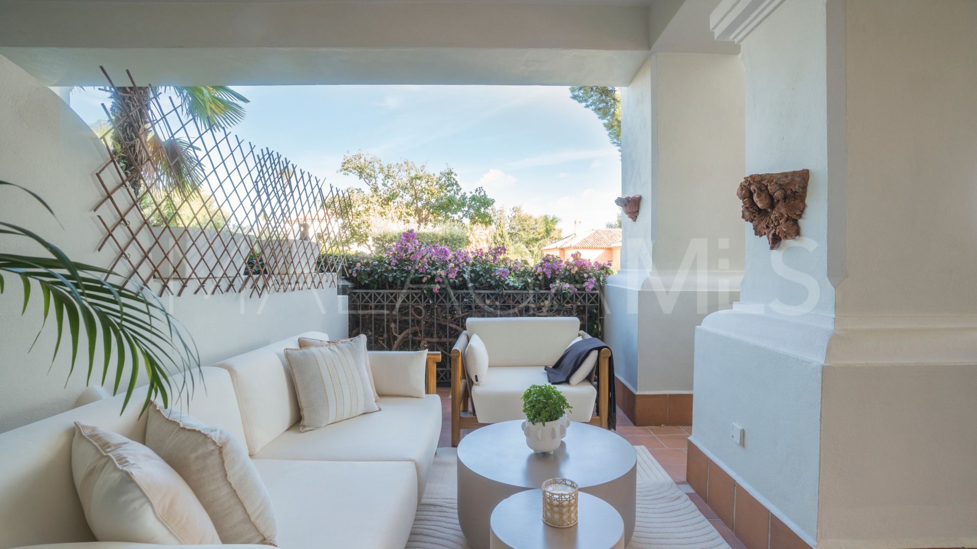 Ground floor apartment with 3 bedrooms for sale in Altos Reales
