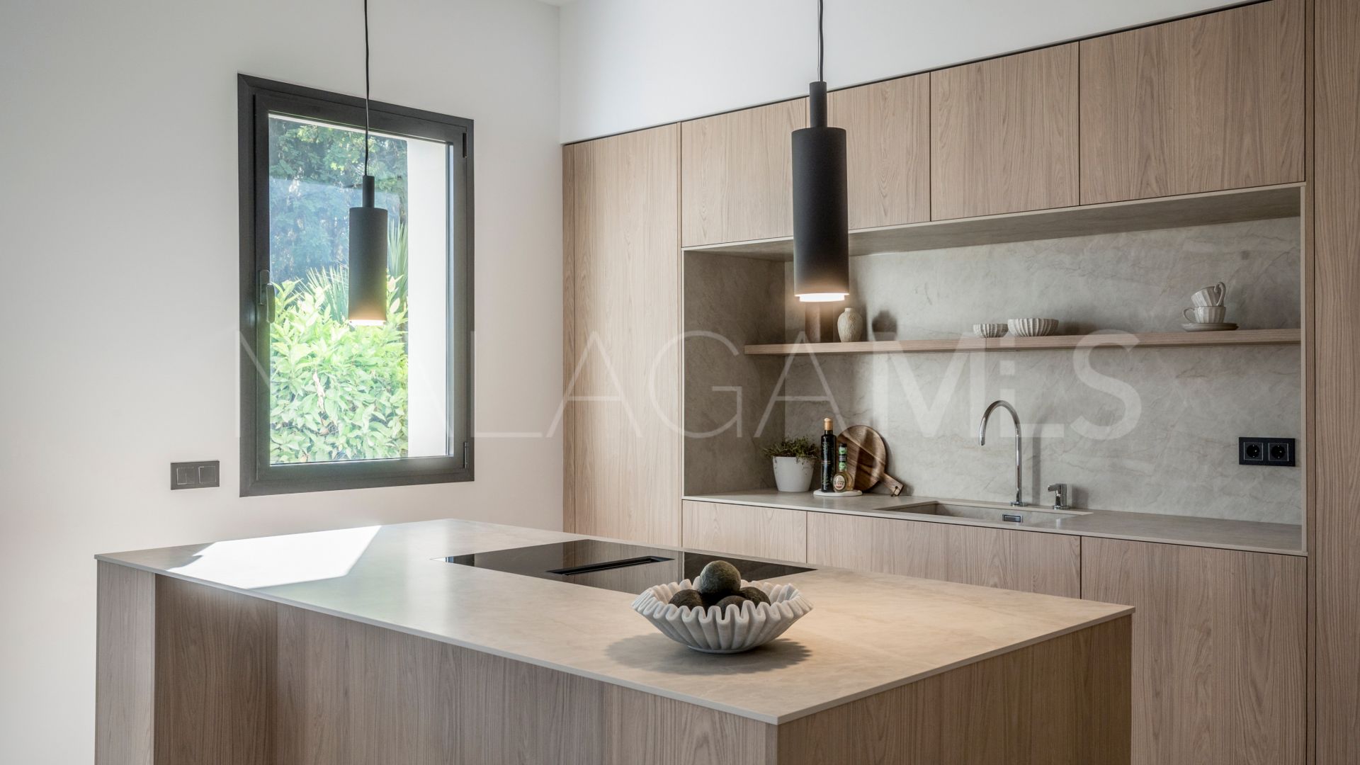 Ground floor apartment with 3 bedrooms for sale in Altos Reales