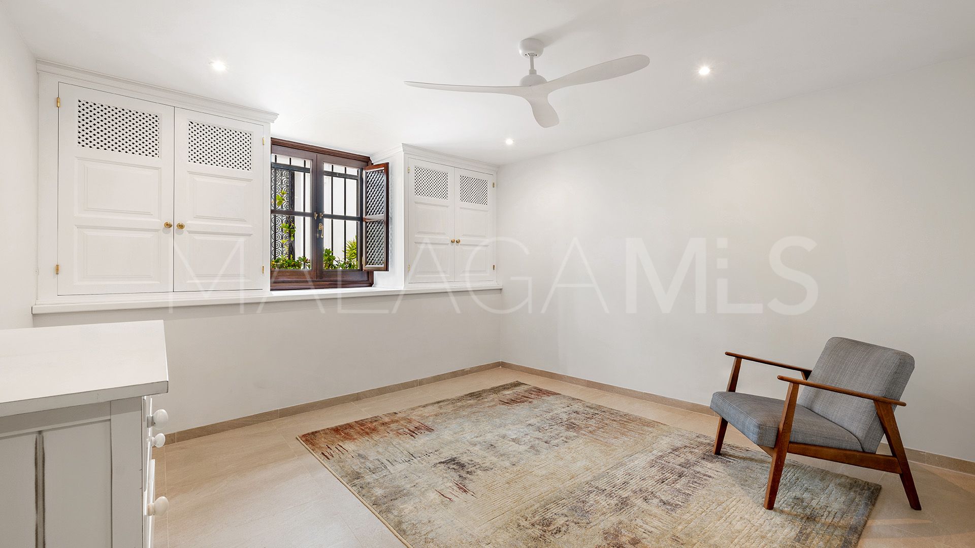 Hus i byn for sale in Las Lomas del Marbella Club
