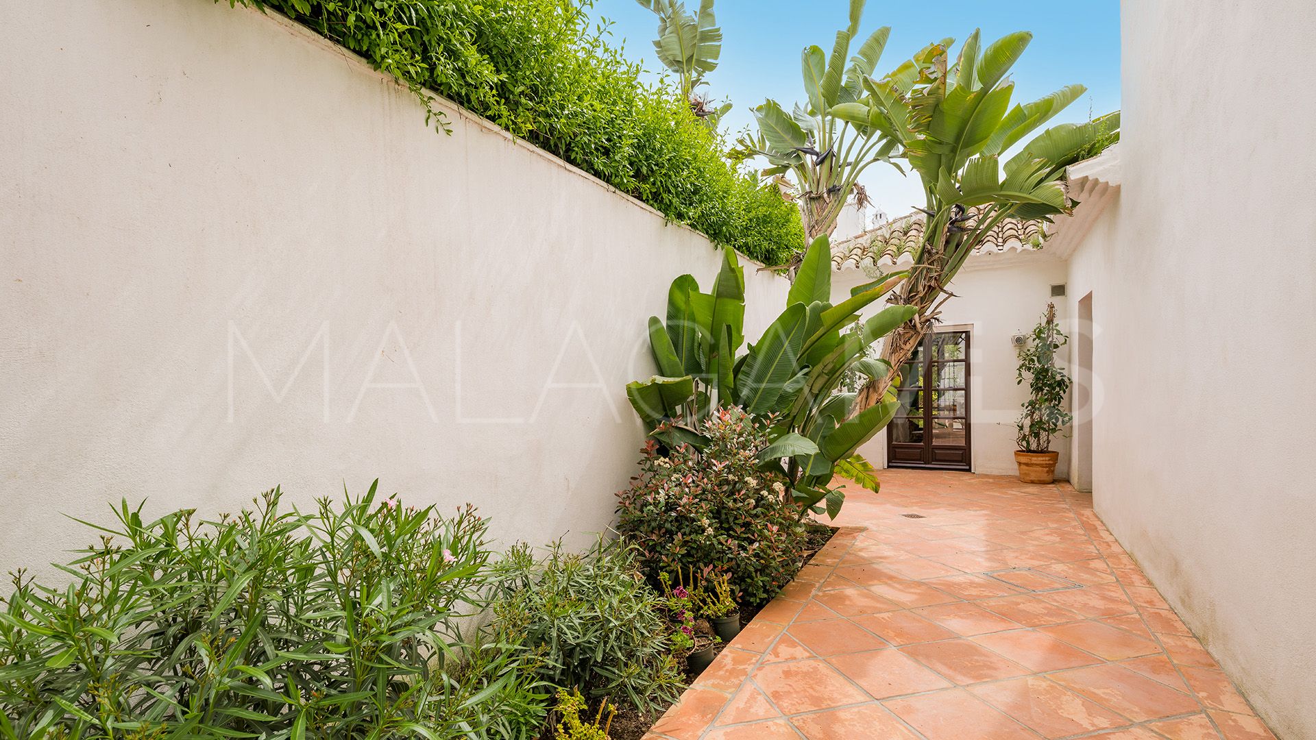 Hus i byn for sale in Las Lomas del Marbella Club