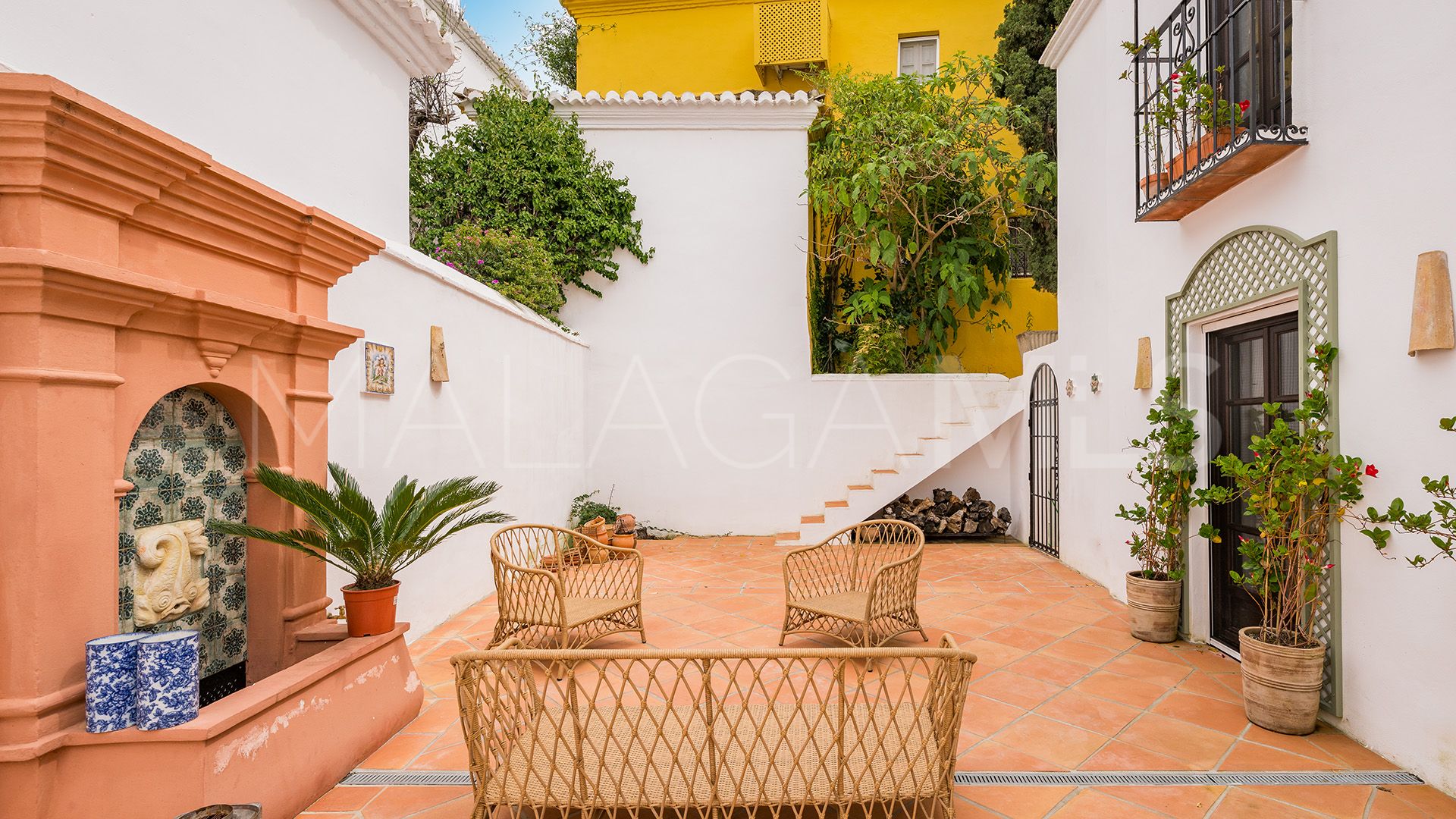 Hus i byn for sale in Las Lomas del Marbella Club