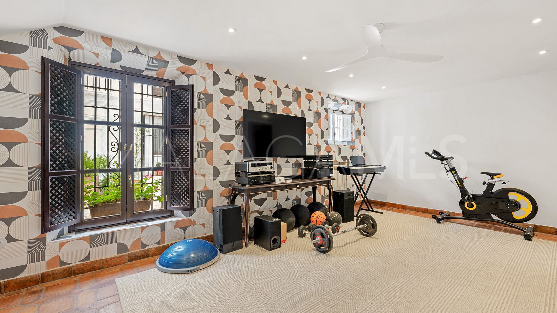 Hus i byn for sale in Las Lomas del Marbella Club