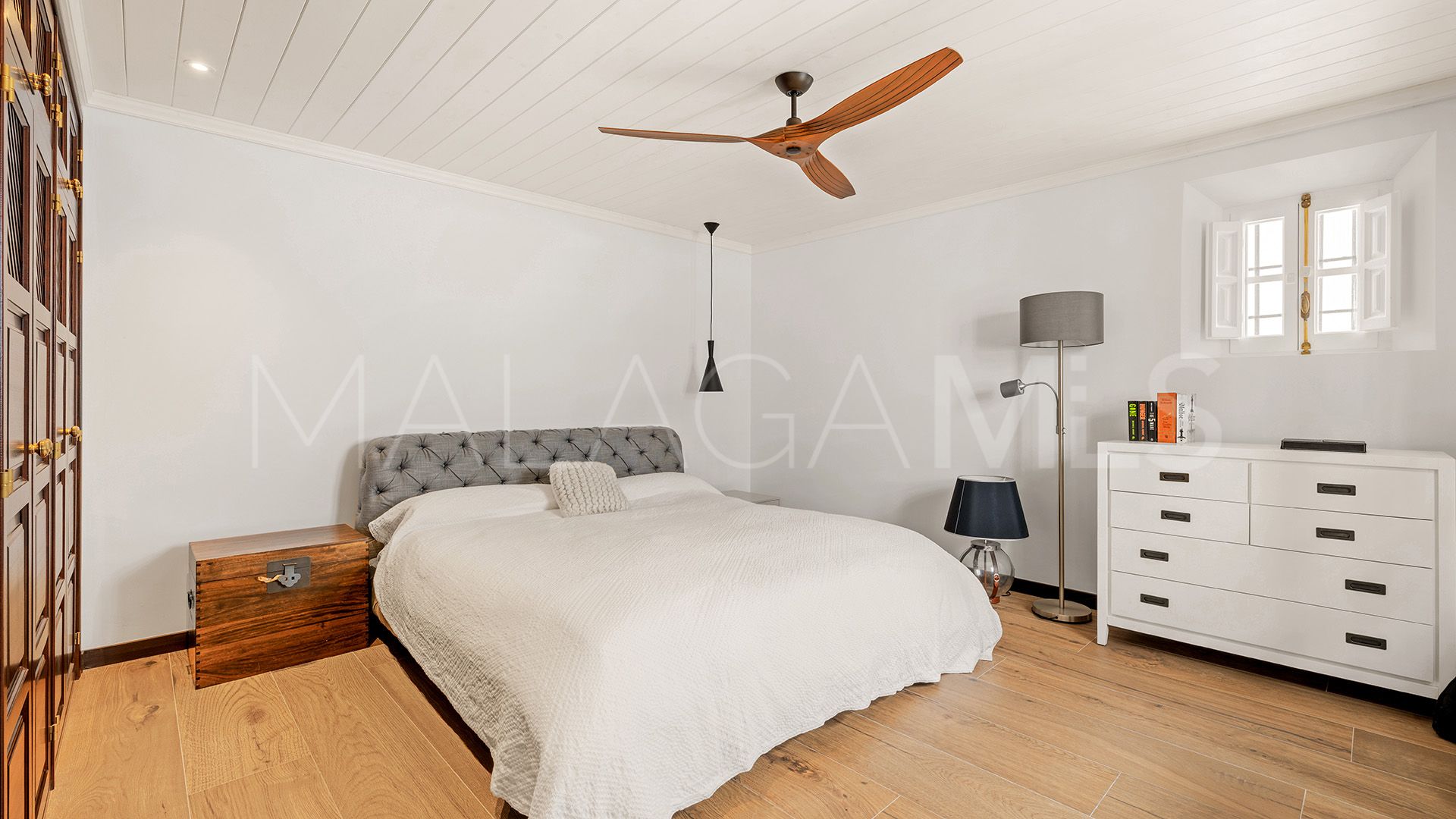 Hus i byn for sale in Las Lomas del Marbella Club