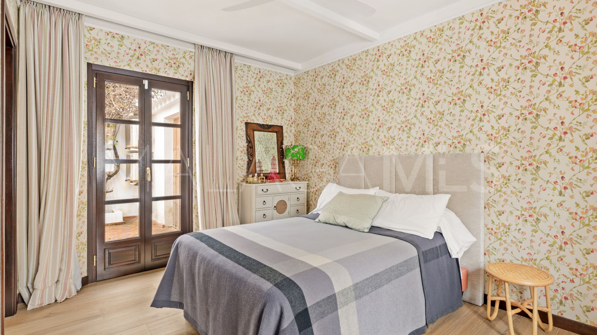 Hus i byn for sale in Las Lomas del Marbella Club
