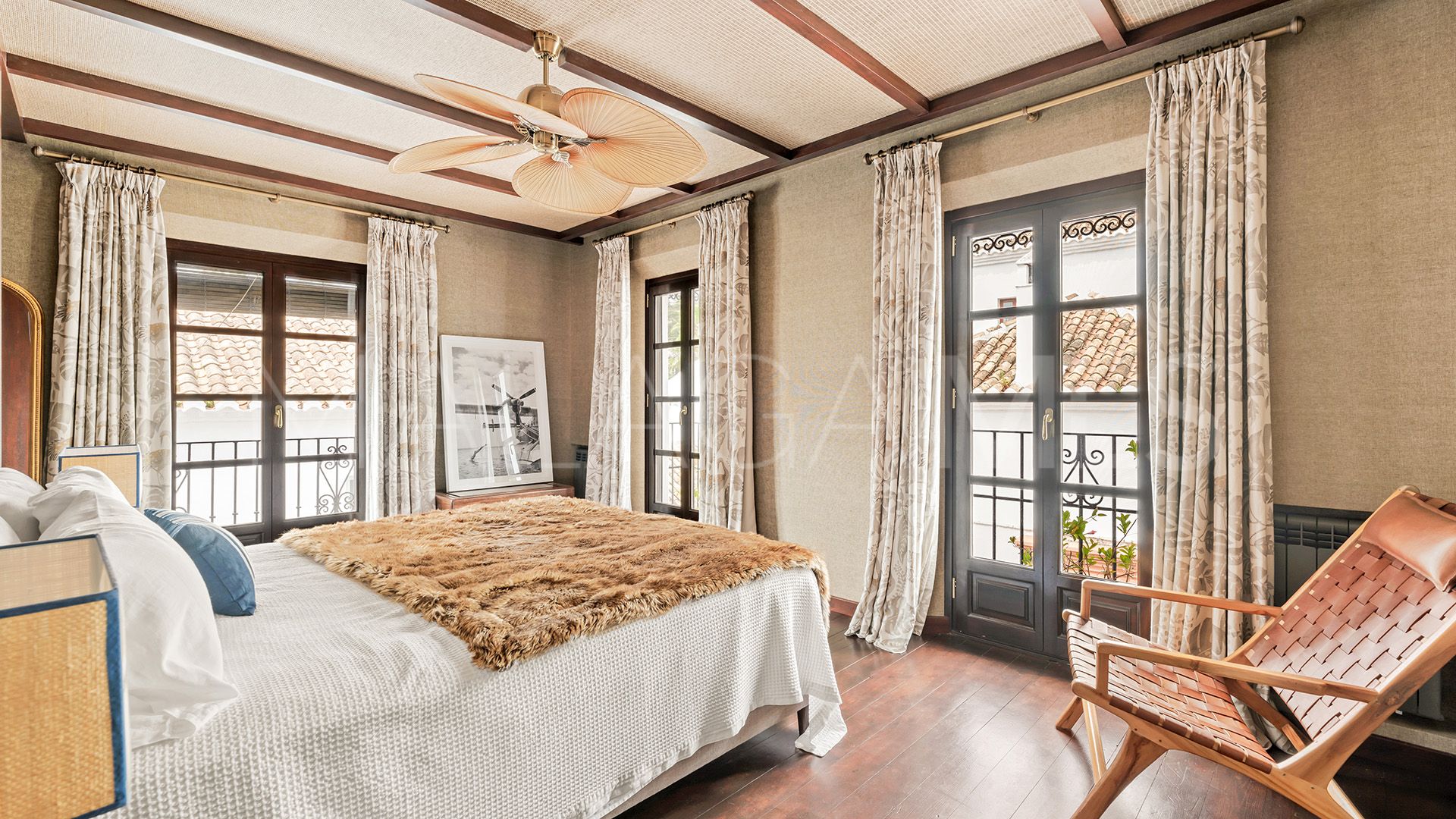 Hus i byn for sale in Las Lomas del Marbella Club