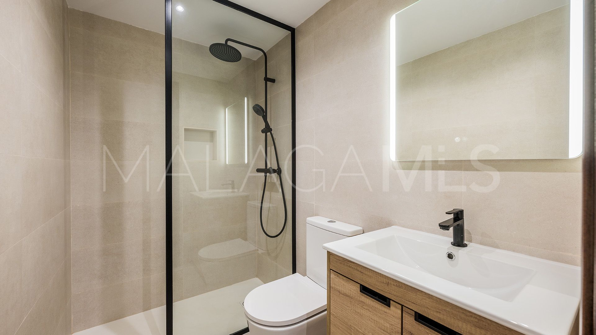 Hus i byn for sale in Las Lomas del Marbella Club