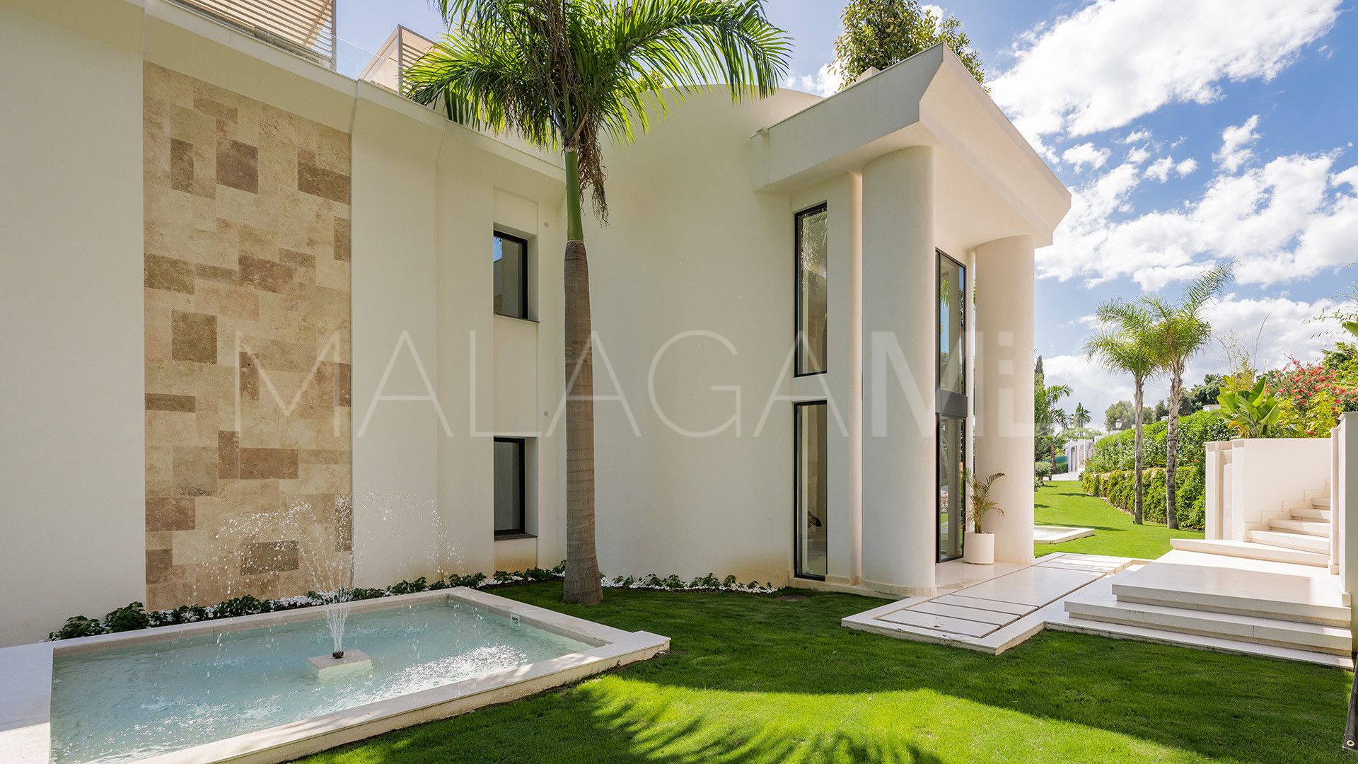 Buy villa in Sierra Blanca