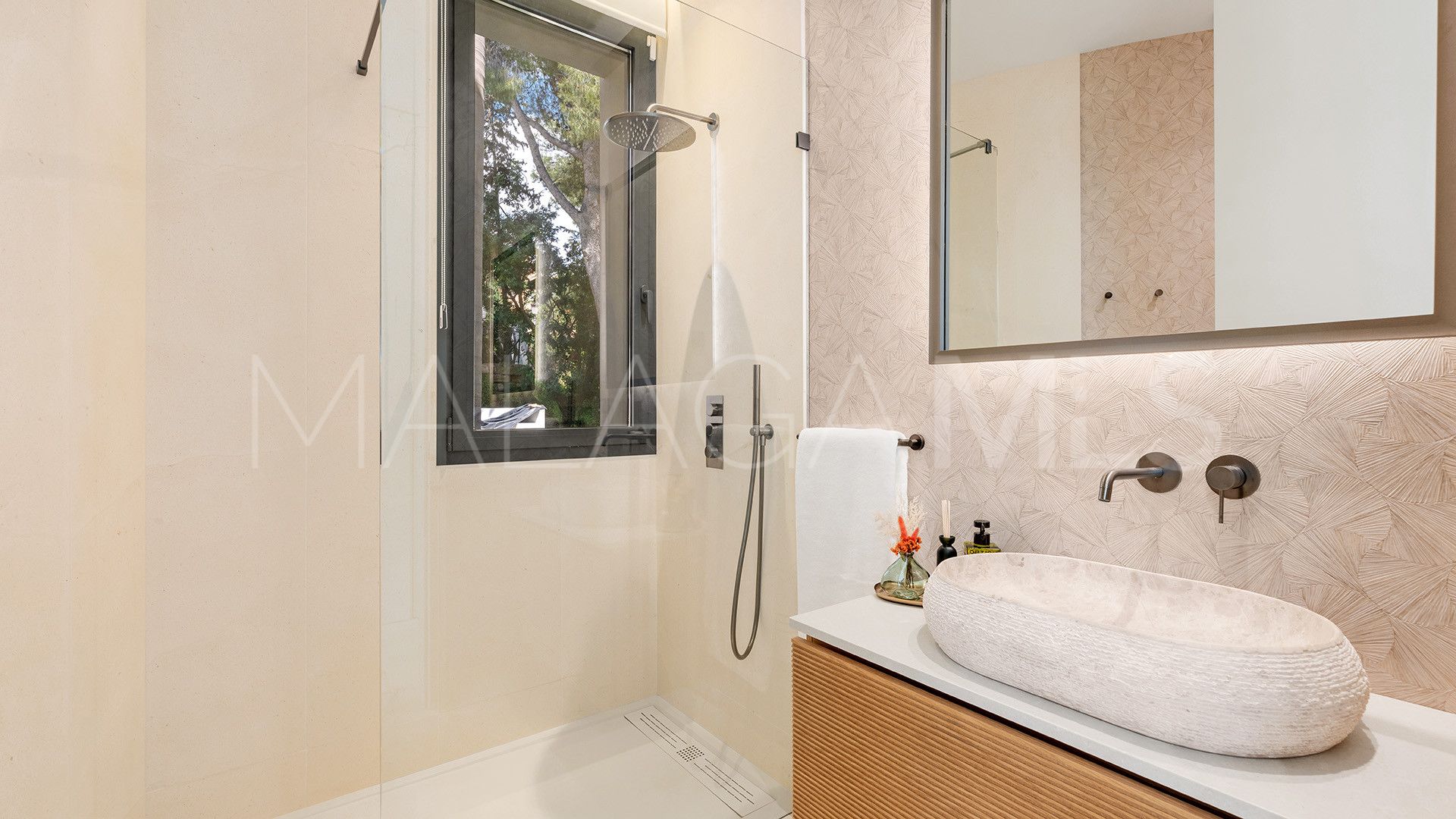 Buy villa in Sierra Blanca