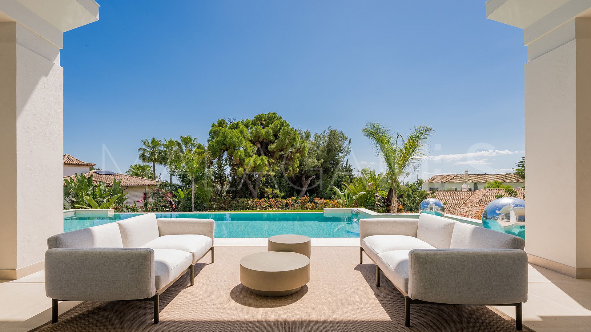 Buy villa in Sierra Blanca