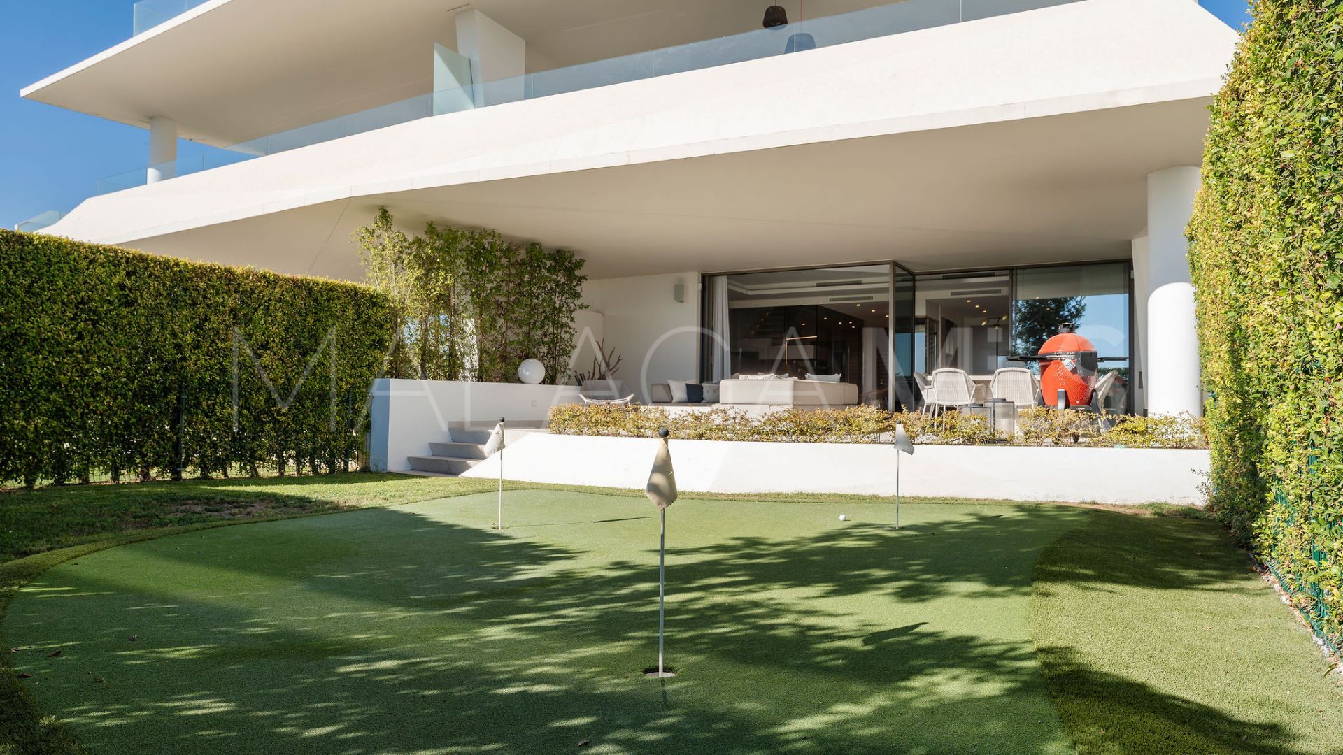 Villa for sale in Nueva Andalucia