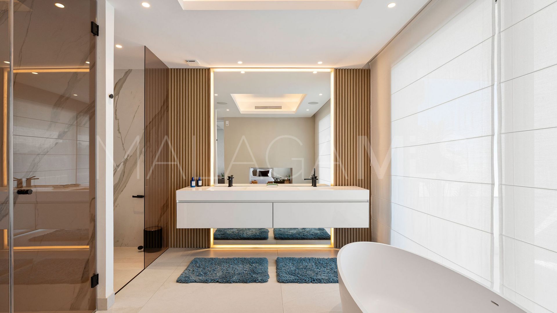 Villa for sale in Nueva Andalucia