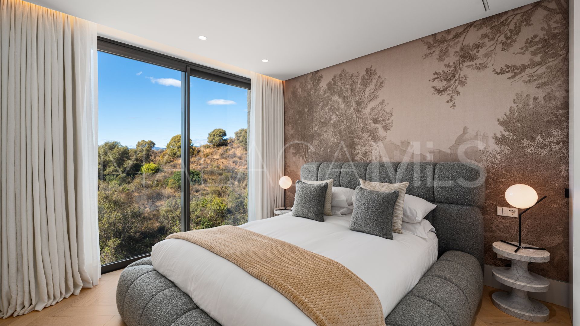 For sale 5 bedrooms villa in Marbella Hill Club