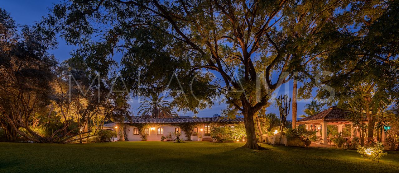 Villa for sale in Benahavis