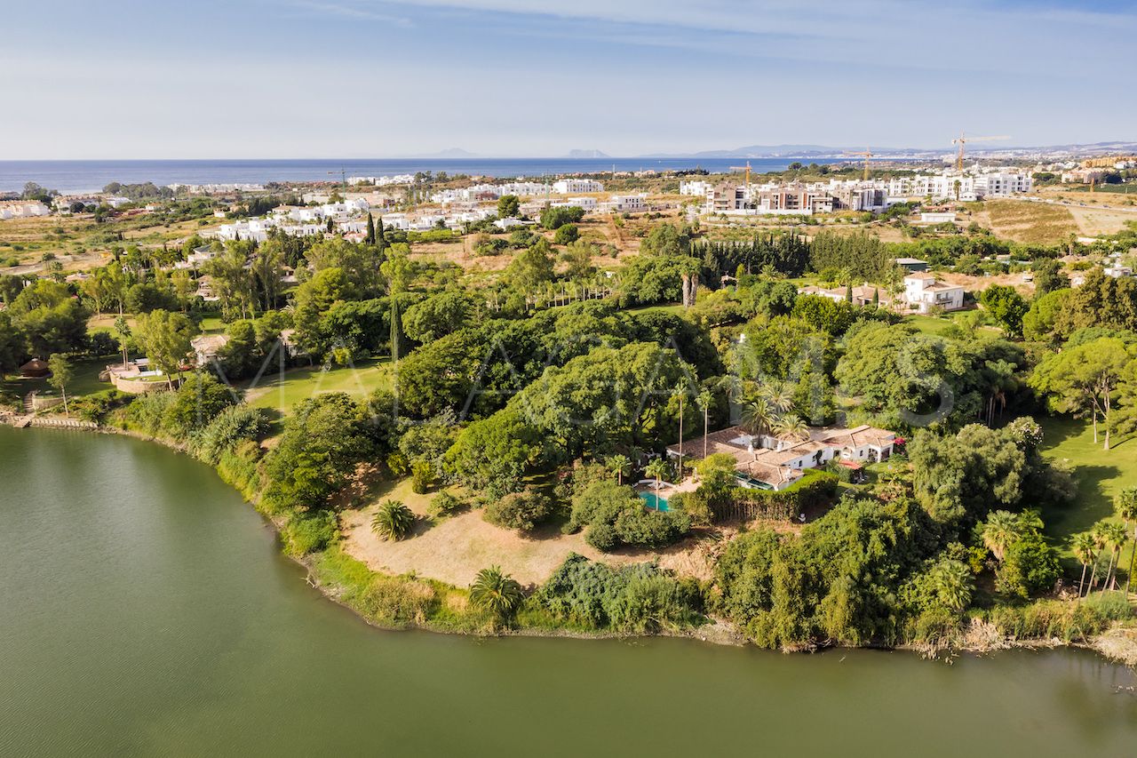 Villa for sale in Benahavis