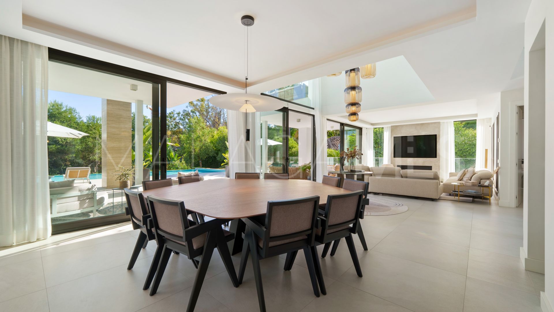 6 bedrooms villa in Altos de Puente Romano for sale