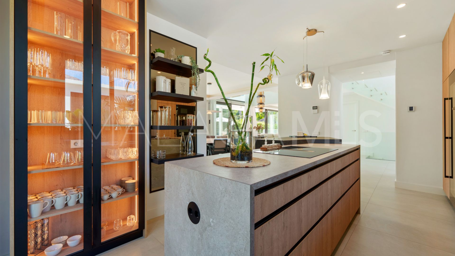 6 bedrooms villa in Altos de Puente Romano for sale