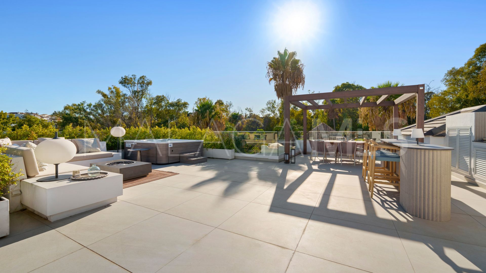 6 bedrooms villa in Altos de Puente Romano for sale
