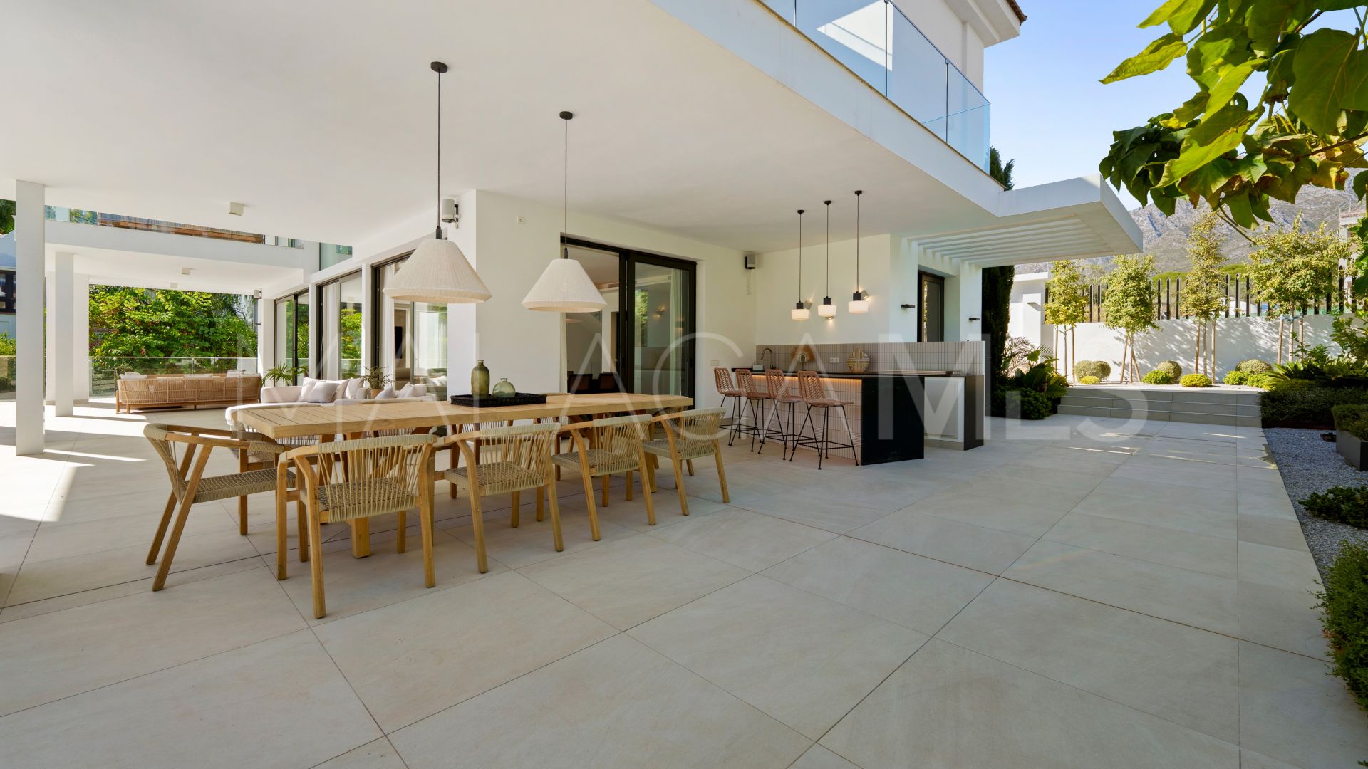6 bedrooms villa in Altos de Puente Romano for sale