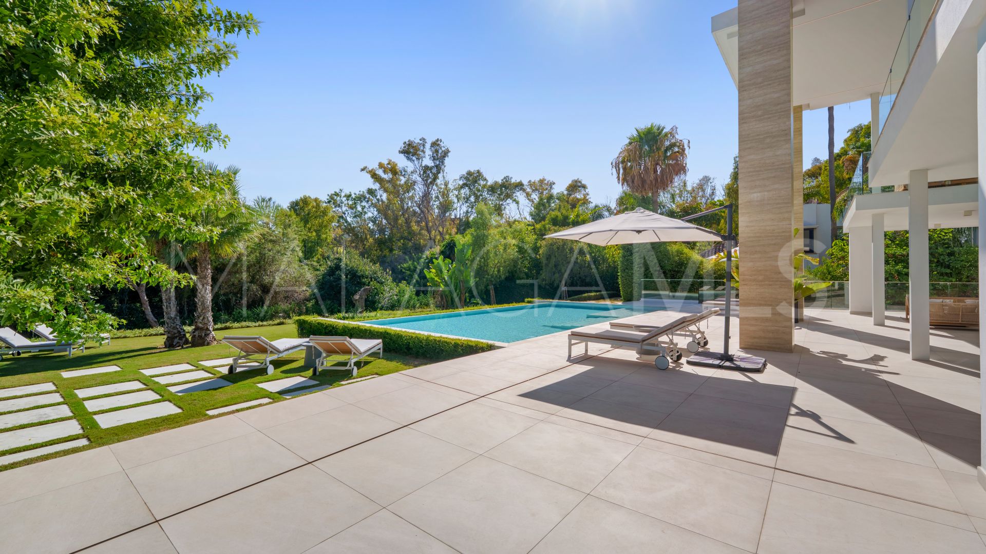 6 bedrooms villa in Altos de Puente Romano for sale