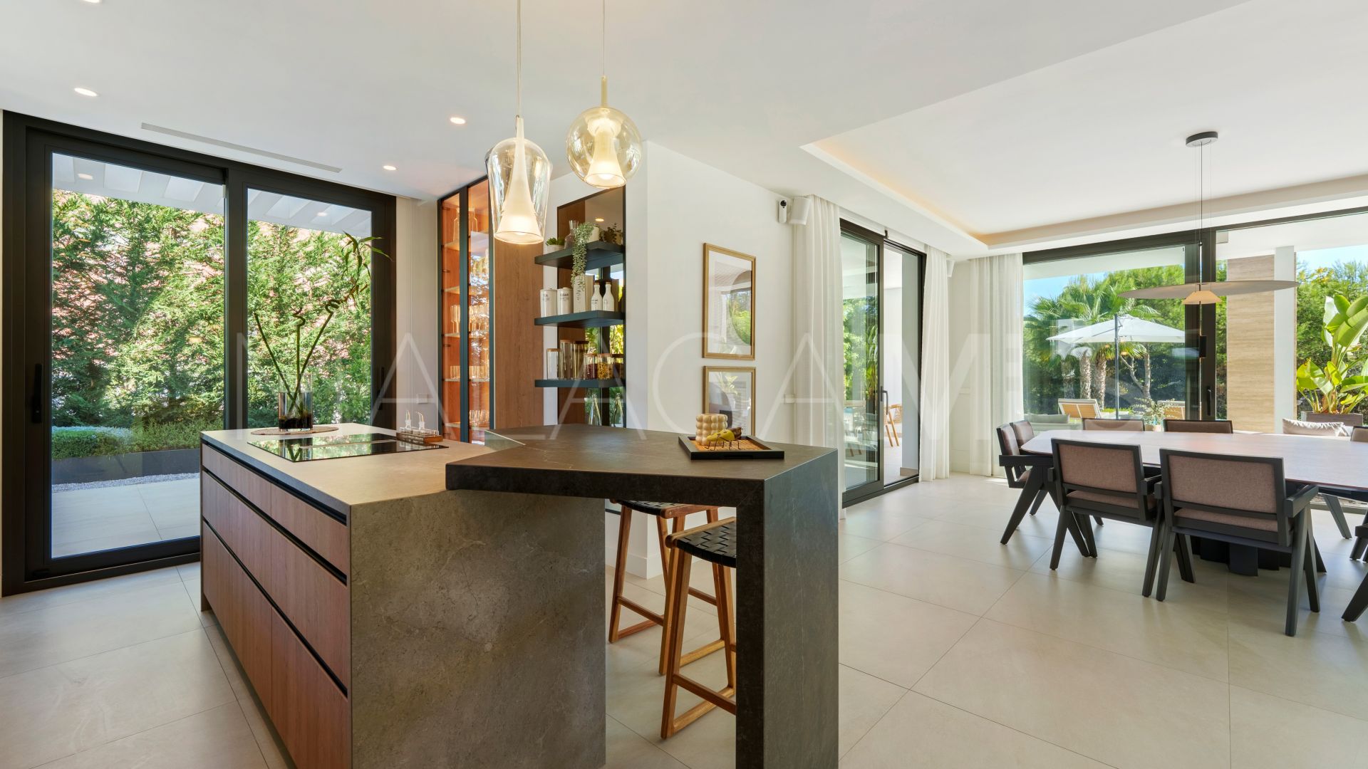 6 bedrooms villa in Altos de Puente Romano for sale