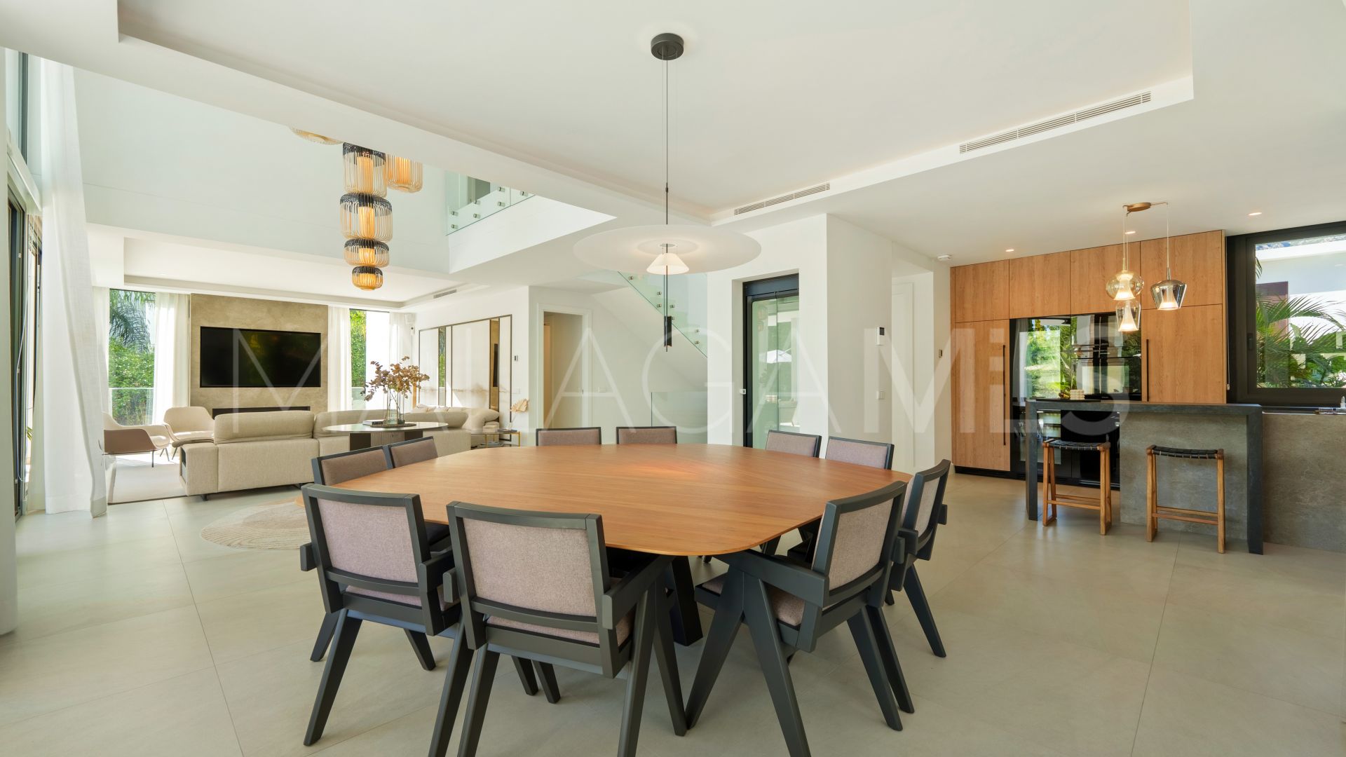 6 bedrooms villa in Altos de Puente Romano for sale
