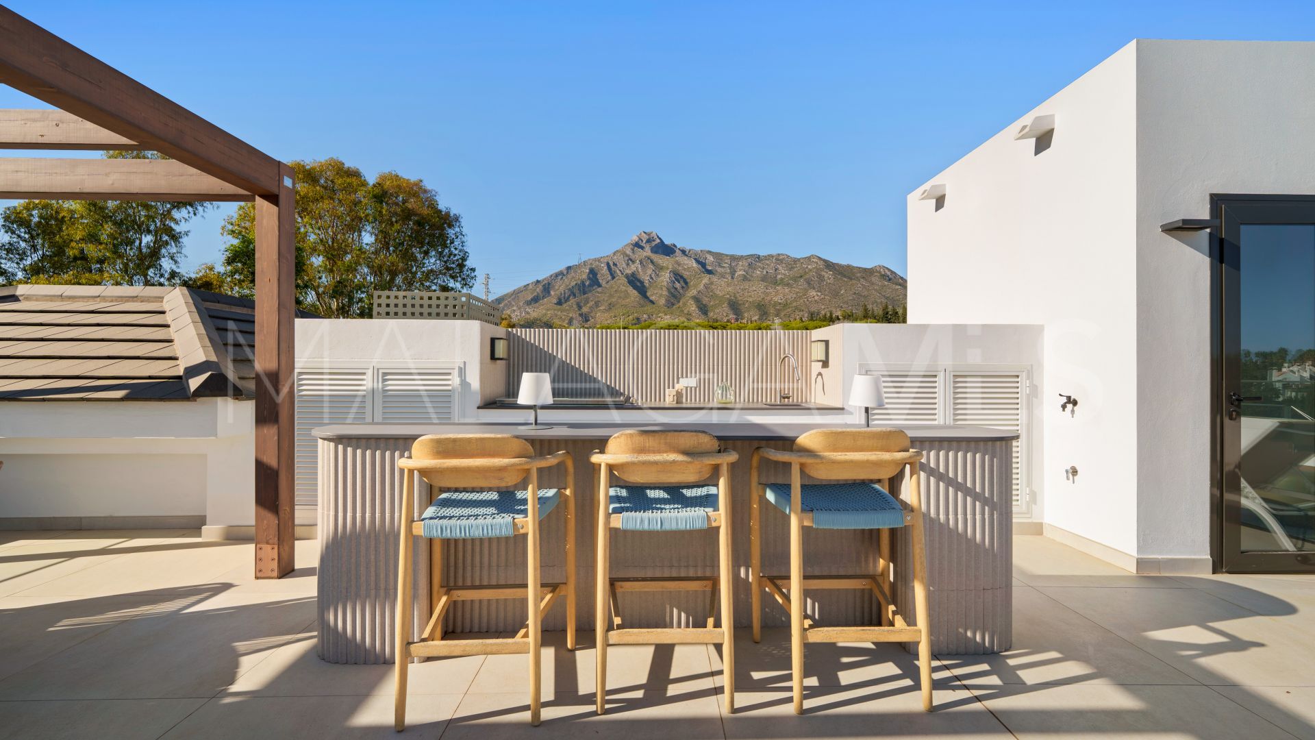 6 bedrooms villa in Altos de Puente Romano for sale