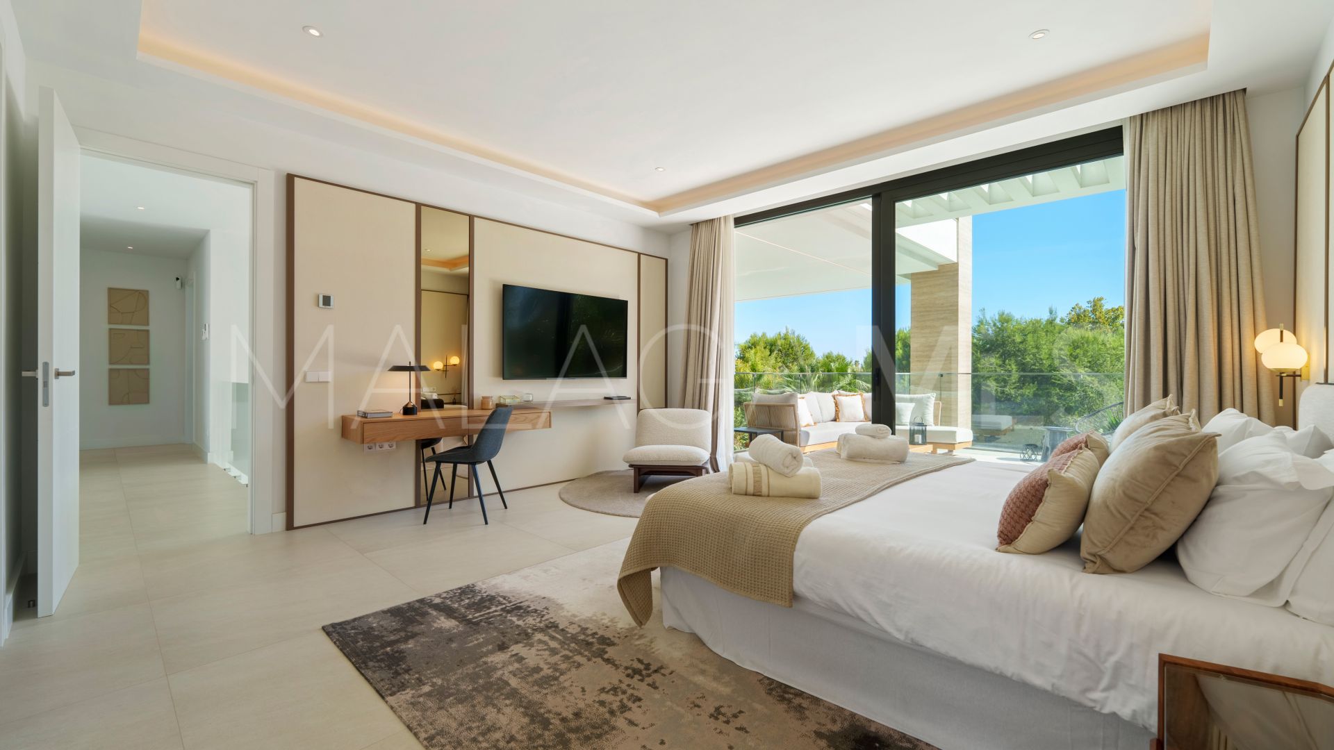 6 bedrooms villa in Altos de Puente Romano for sale