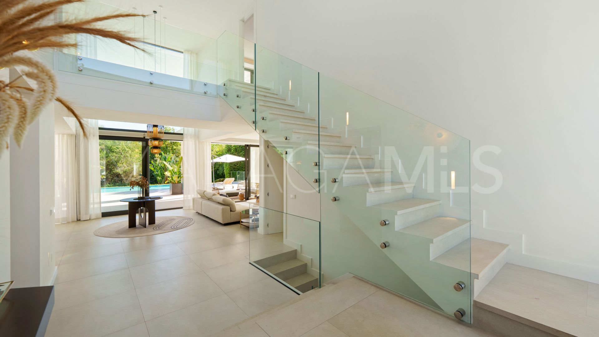 6 bedrooms villa in Altos de Puente Romano for sale