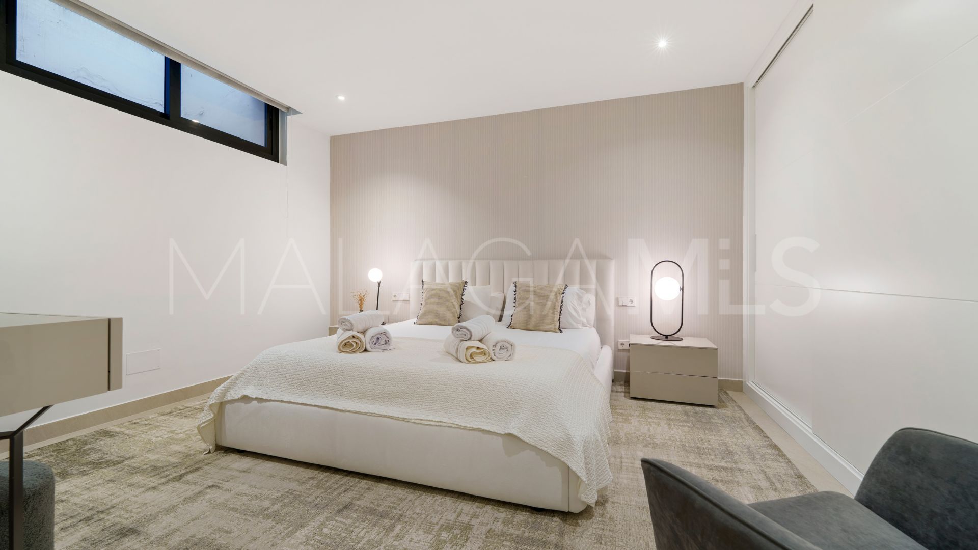 6 bedrooms villa in Altos de Puente Romano for sale