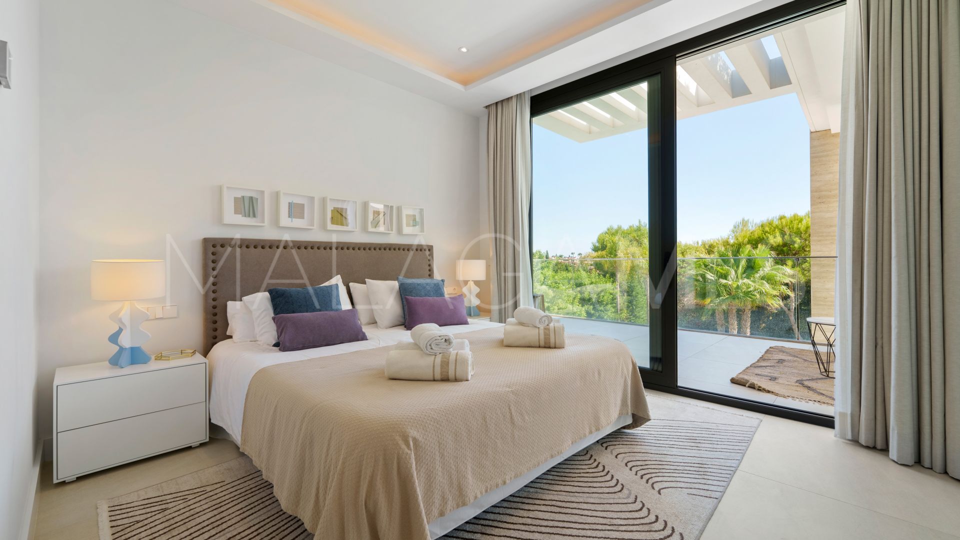 6 bedrooms villa in Altos de Puente Romano for sale