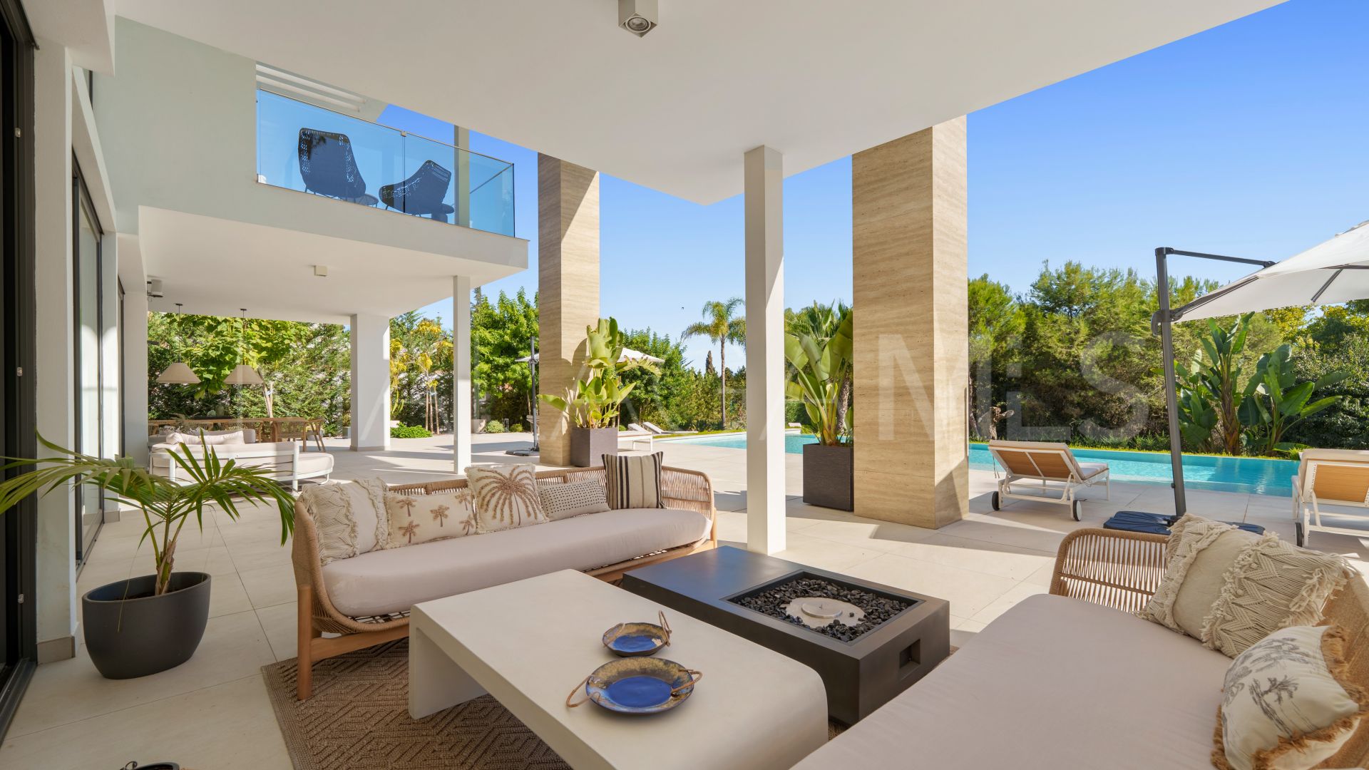 6 bedrooms villa in Altos de Puente Romano for sale