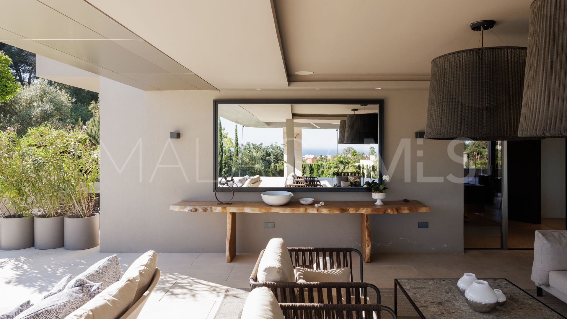 Villa for sale in Cascada de Camojan
