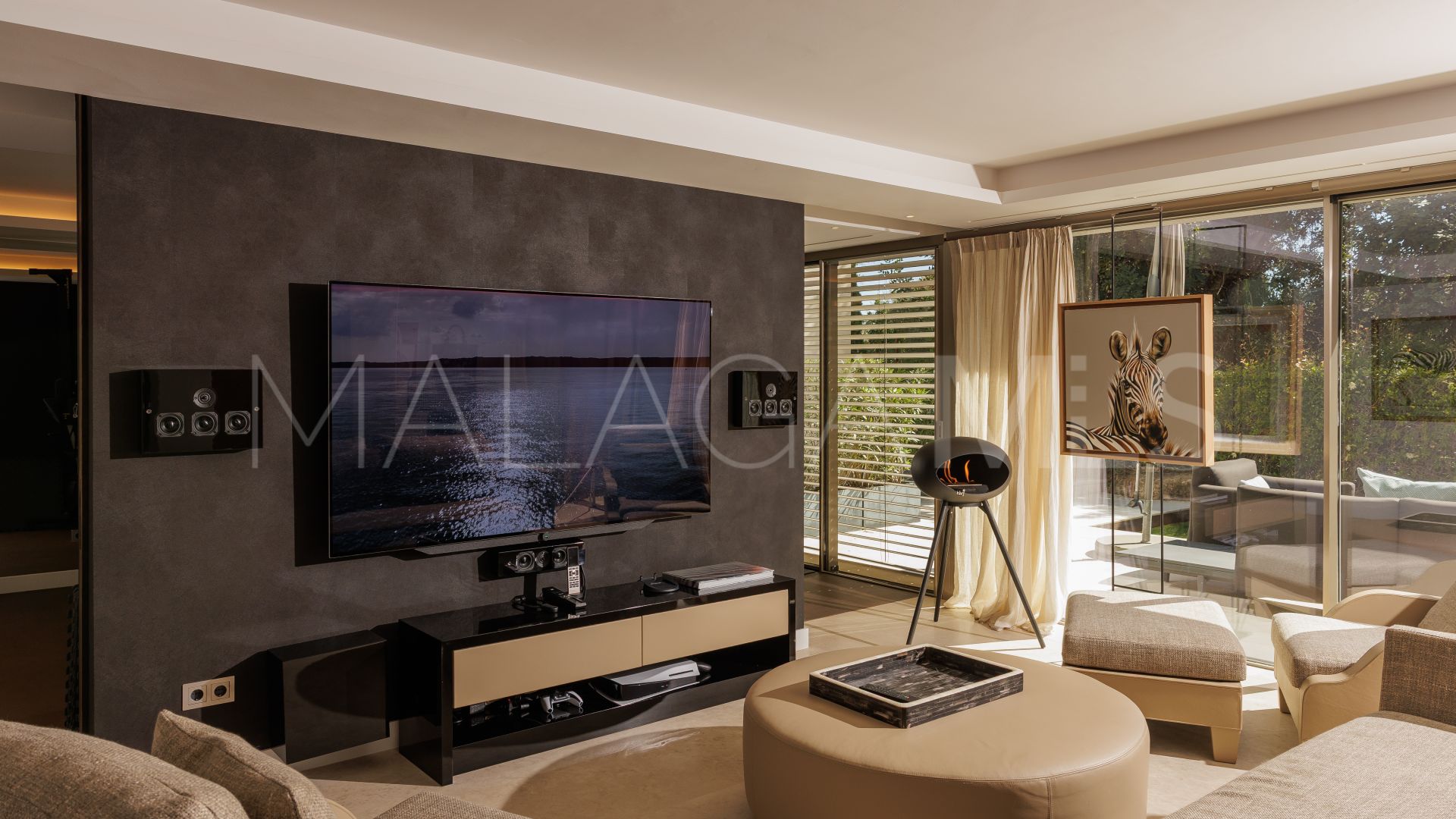 Villa for sale in Cascada de Camojan