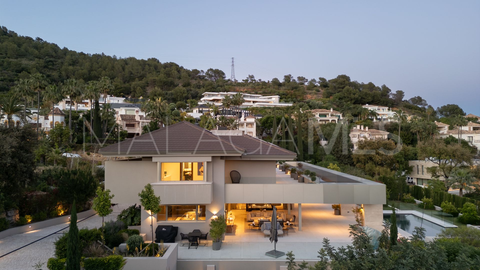 Villa for sale in Cascada de Camojan