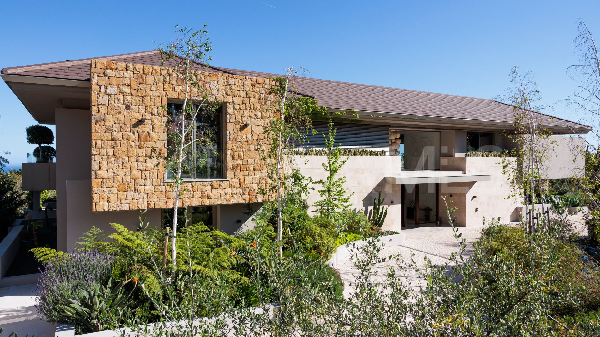 Villa for sale in Cascada de Camojan