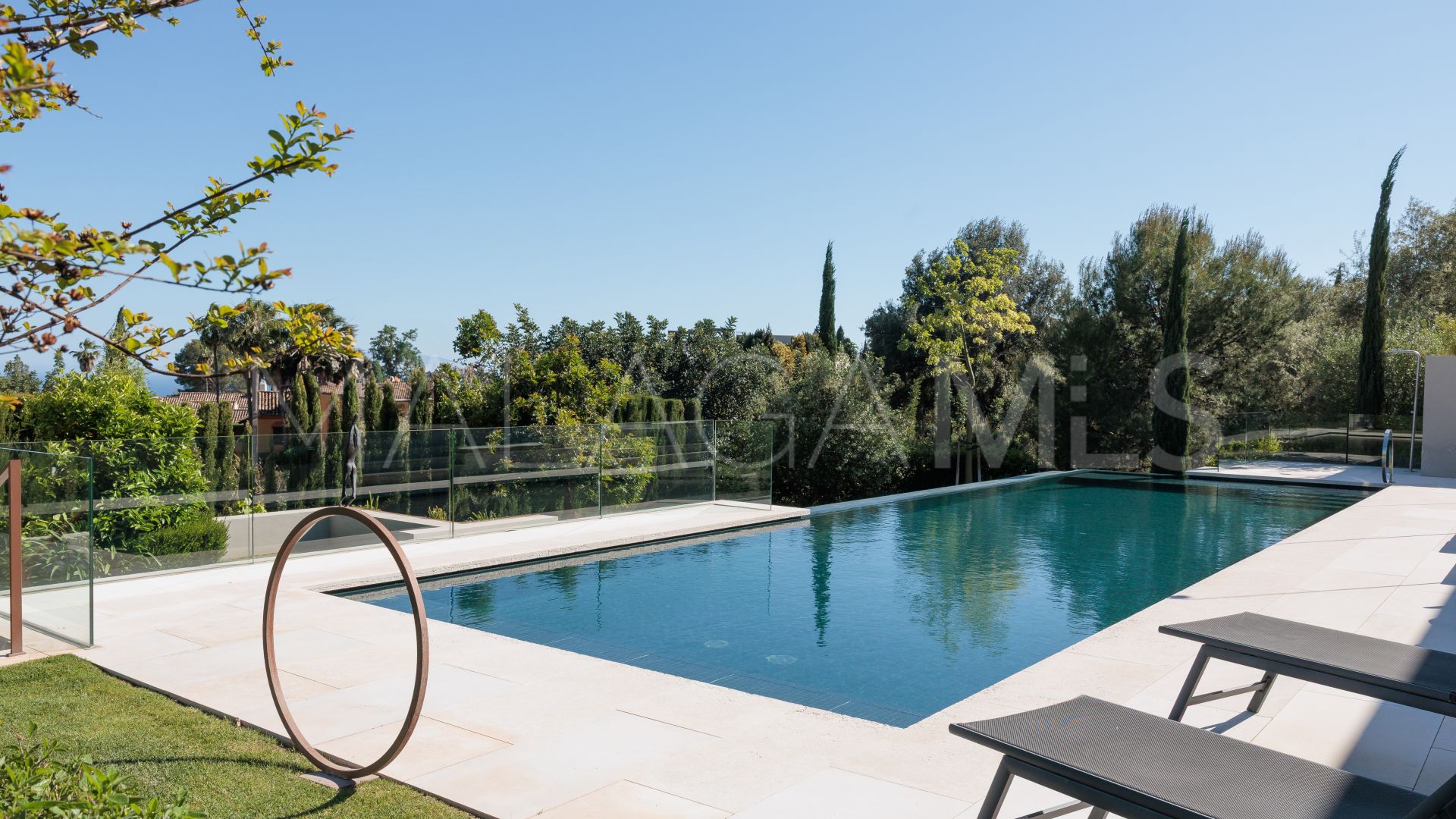Villa for sale in Cascada de Camojan