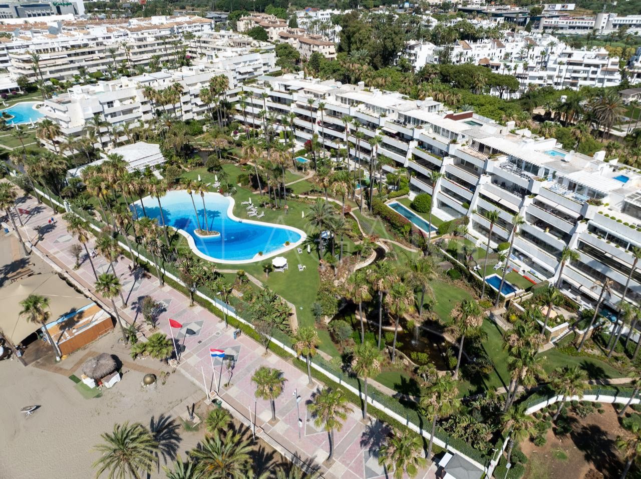 Buy atico duplex in Marbella - Puerto Banus