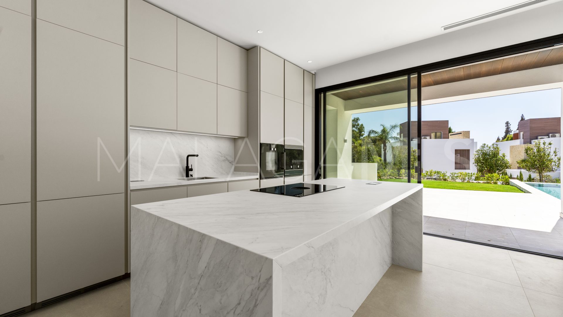 Villa for sale in Marbella Golden Mile