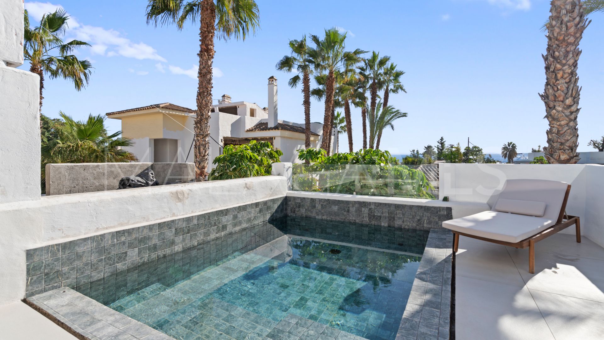 Town house for sale in El Paraiso with 4 bedrooms