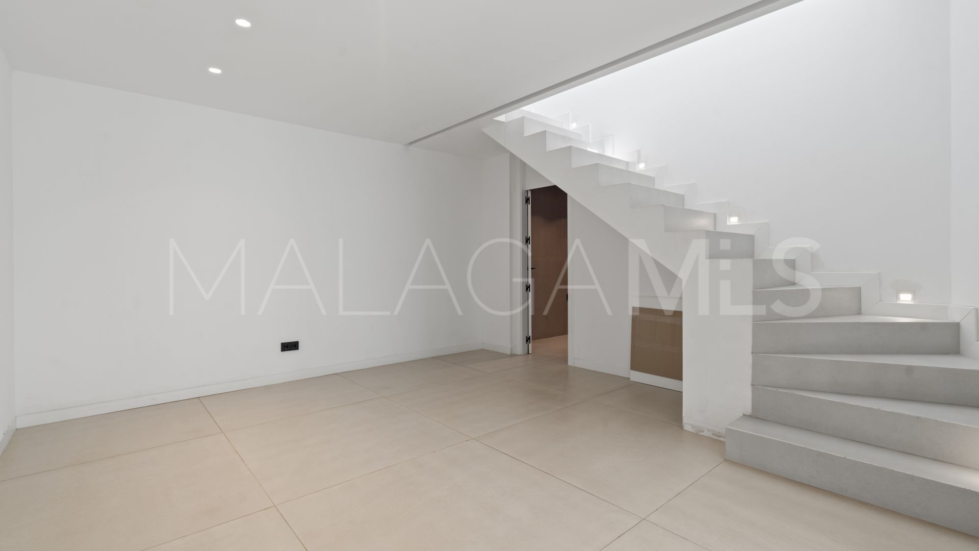 Town house for sale in El Paraiso with 4 bedrooms