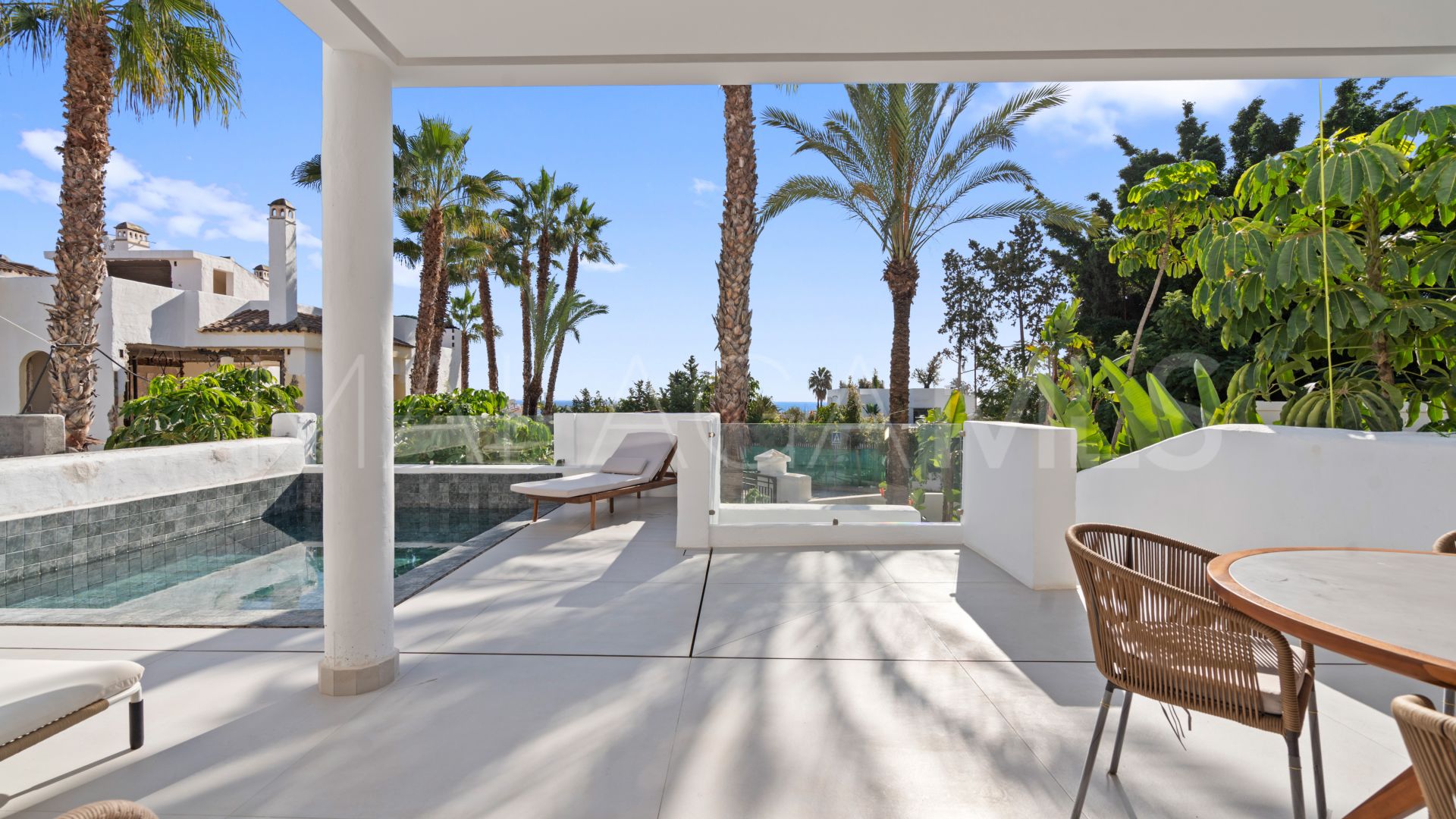 Town house for sale in El Paraiso with 4 bedrooms