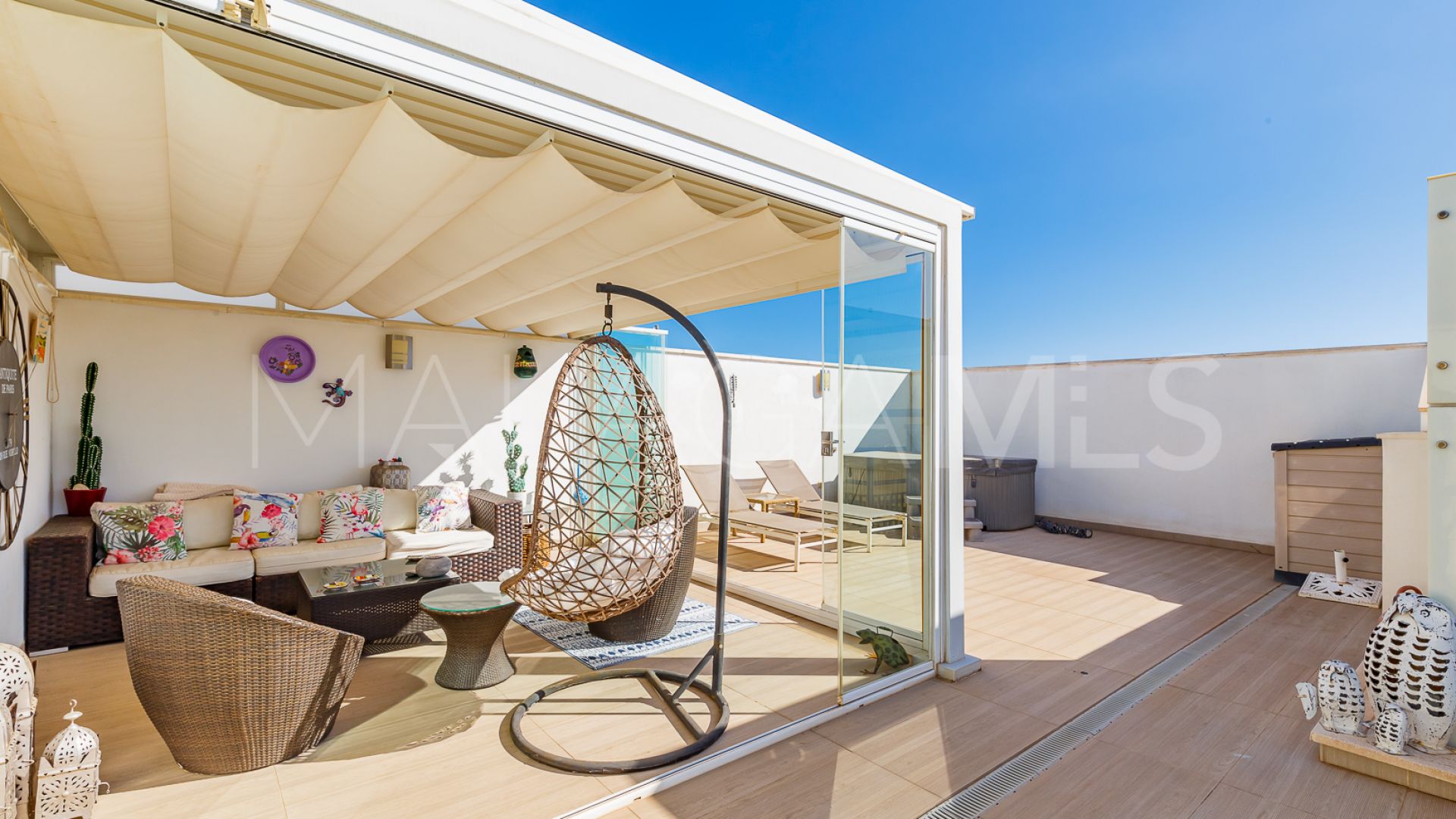 Duplex penthouse for sale in Los Arqueros Beach