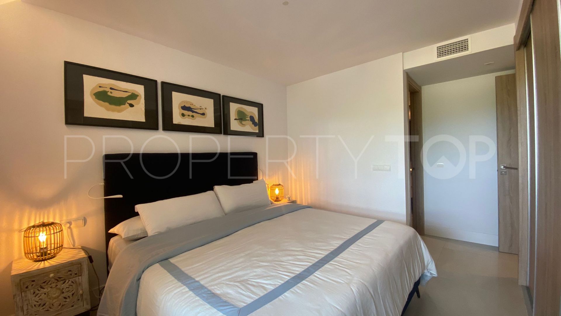 Apartamento con 2 dormitorios a la venta en San Roque Club