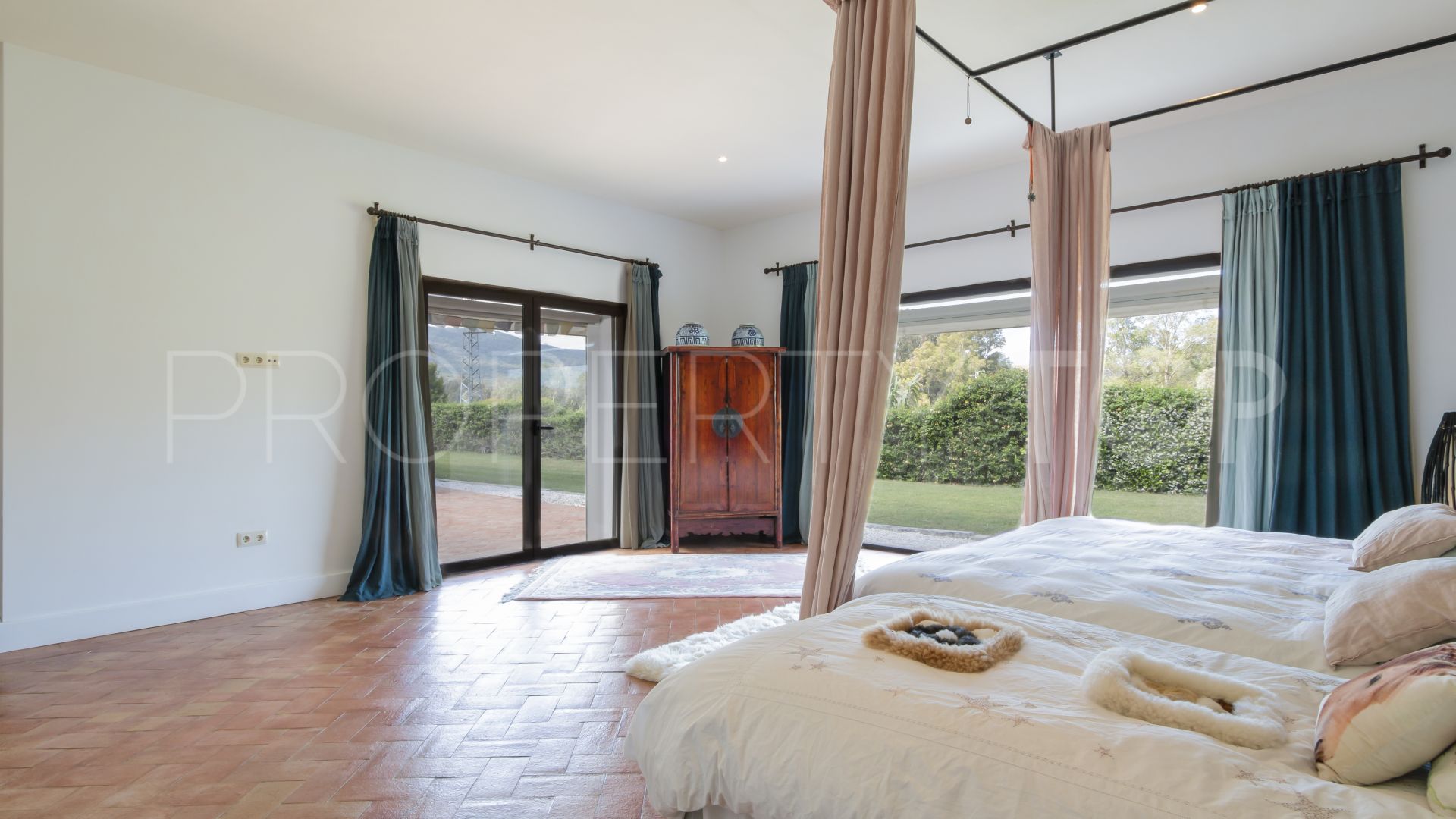 4 bedrooms finca in San Roque for sale