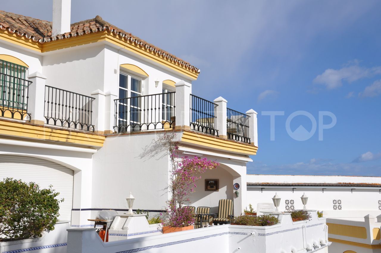 Town house for sale in Estepona with 2 bedrooms