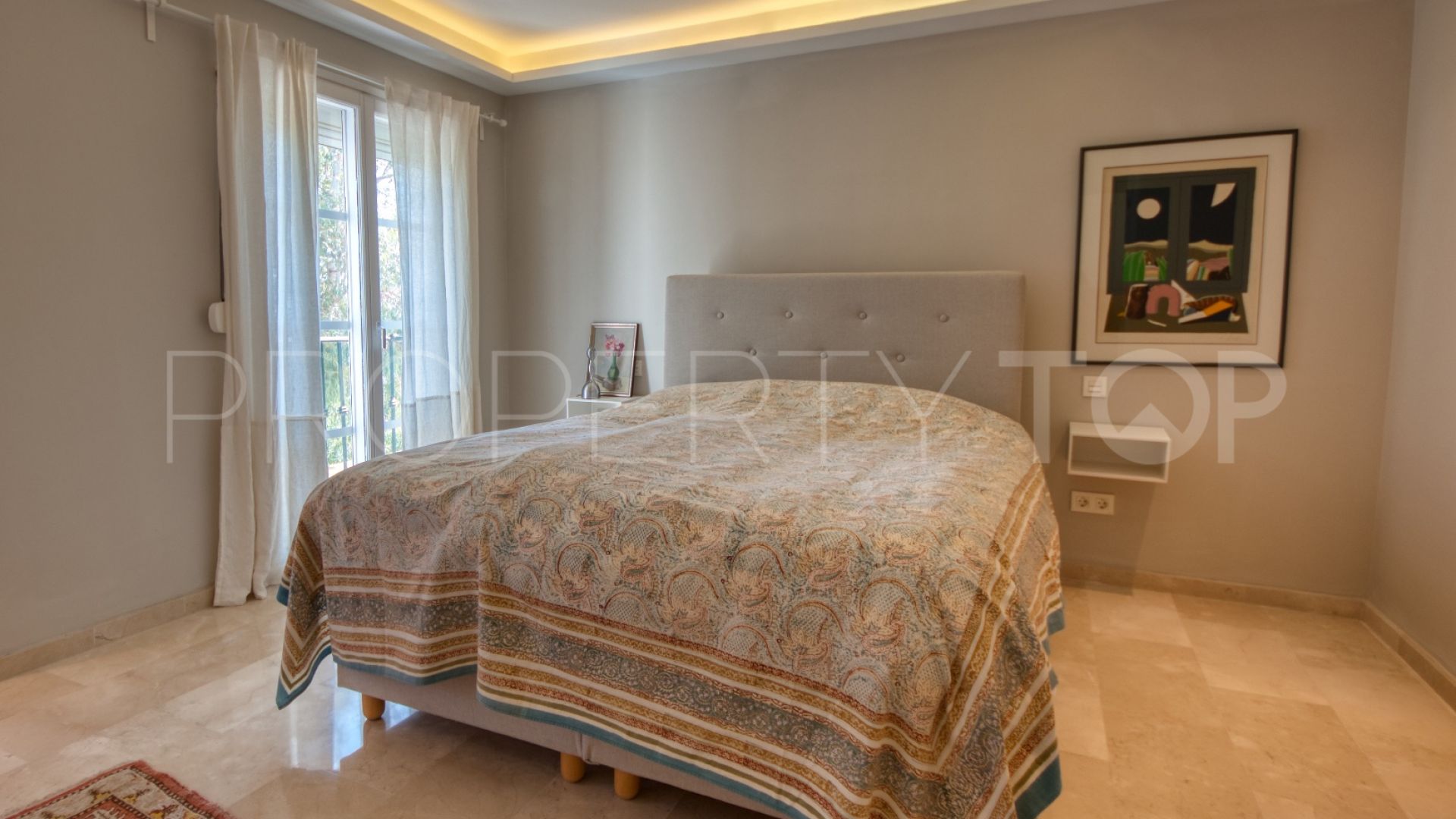 Adosado en venta de 2 dormitorios en Estepona